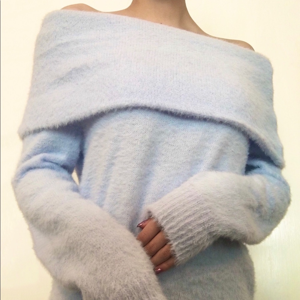 BRAND NEW! Women’s off the shoulder sweater